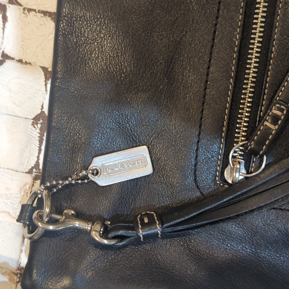 Coach Black Leather Shoulder purse - Picture 2 of 12